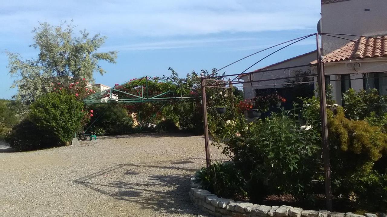 Mas A 4 Mains Panzió Cesseras Kültér fotó